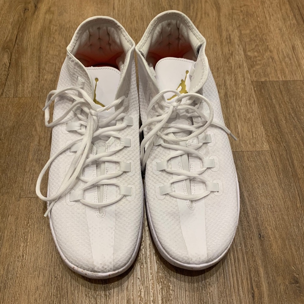 Jordan Reveal - Picture 2 of 7